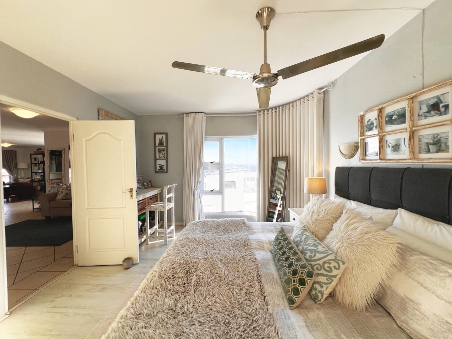 4 Bedroom Property for Sale in Calypso Beach Western Cape